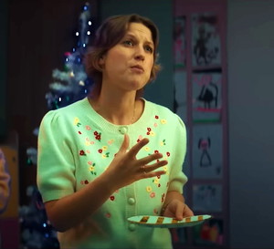 „Noc w przedszkolu” – tak strasznej komedii świątecznej na Netfliksie jeszcze nie było. W obsadzie Ola Domańska i Zbigniew Zamachowski