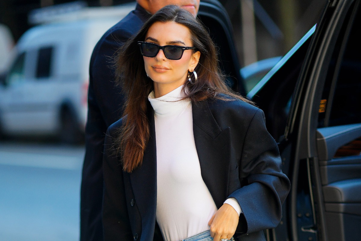 Emily Ratajkowski