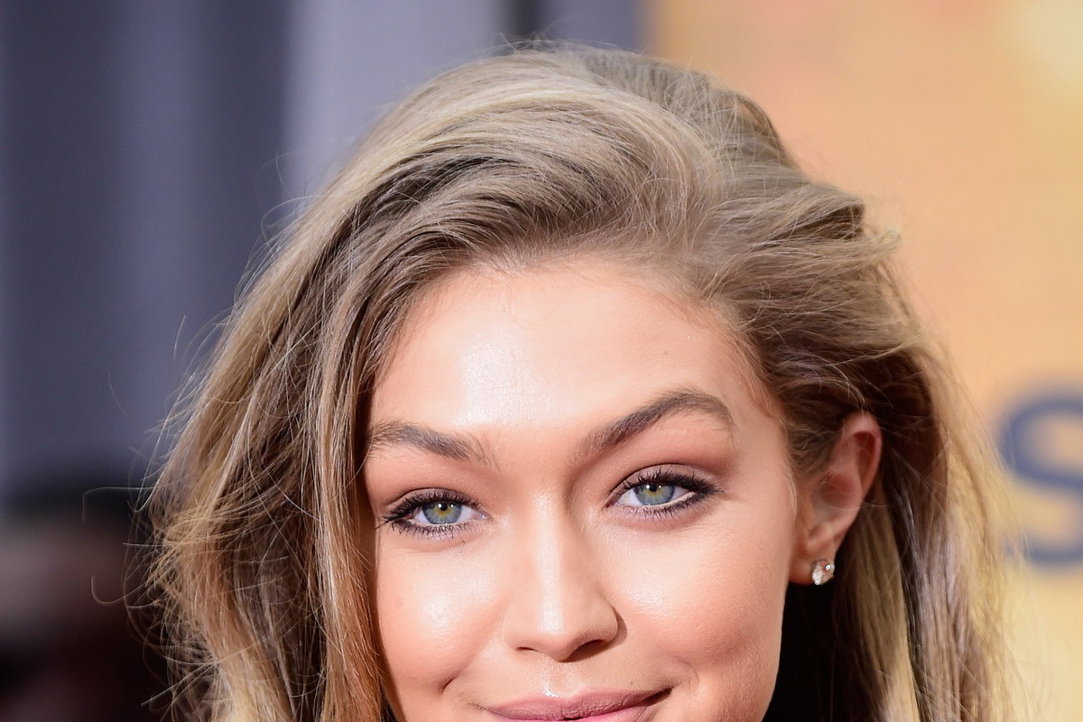 Od tego kosmetyku zaczyna się pielęgnacja Gigi Hadid. Jej apteczny ulubieniec staje się ratunkiem nawet po całym dniu na planie