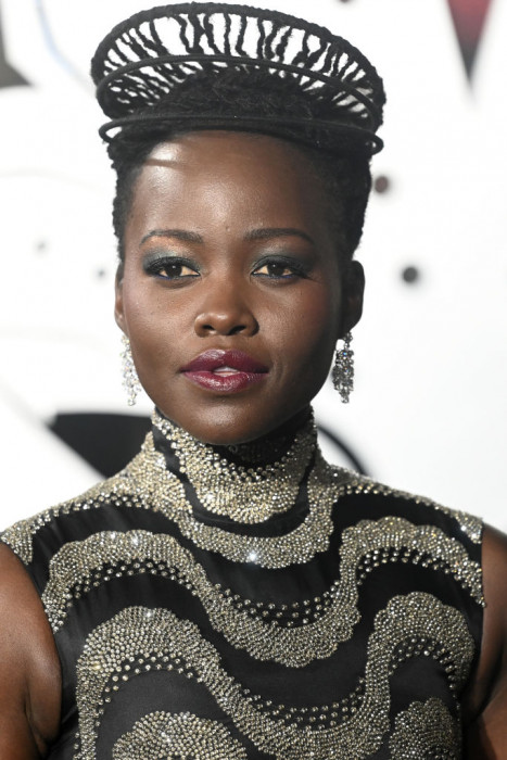 ciche-miejsce-dzien-pierwszy-lupita-nyong-o-i-gwiazdor-stranger-things-w-spin-offie-hitu-johna-krasinskiego1-ceaf8c8