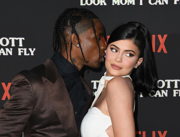 Kylie Jenner i Travis Scott wzięli ślub? Fani i fanki uważają, że zdradził ich jeden szczegół