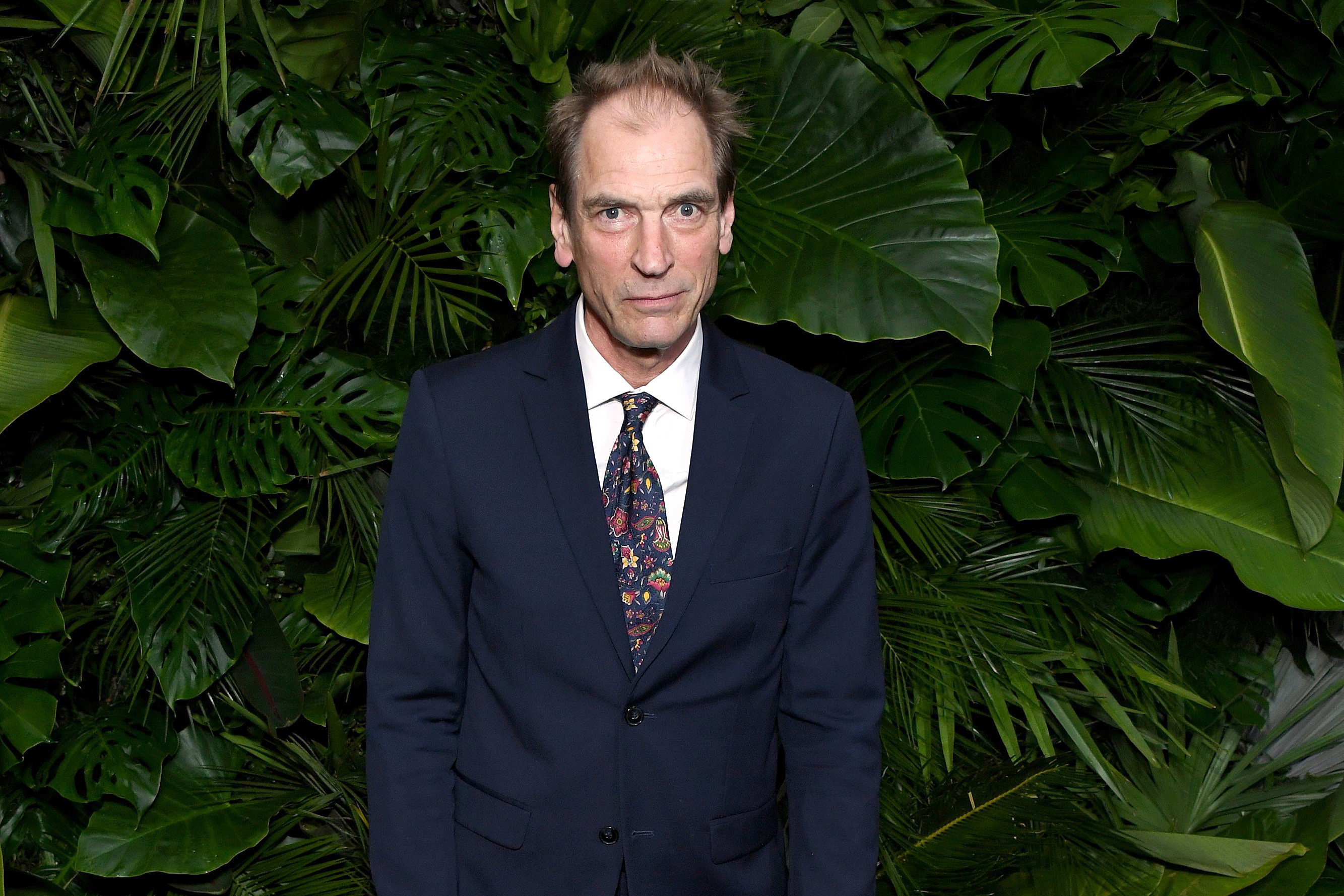 Julian Sands zaginął w górach. Trudne warunki pogodowe utrudniają poszukiwania aktora