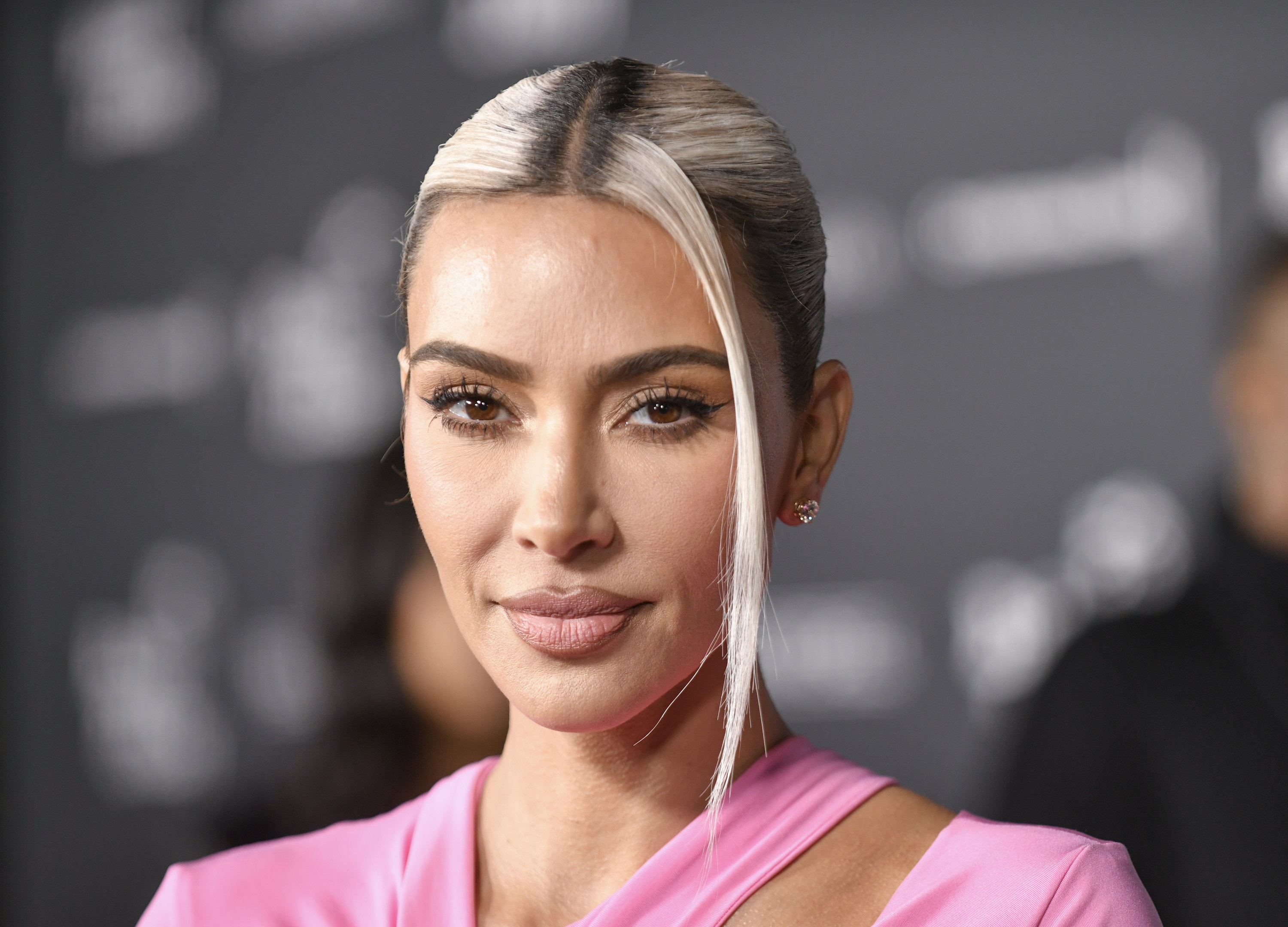 Kim Kardashian kupiła na aukcji ametystowy krzyż księżnej Diany. Celebrytka wydała na niego fortunę