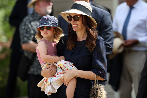 Jacinda Ardern z córeczką