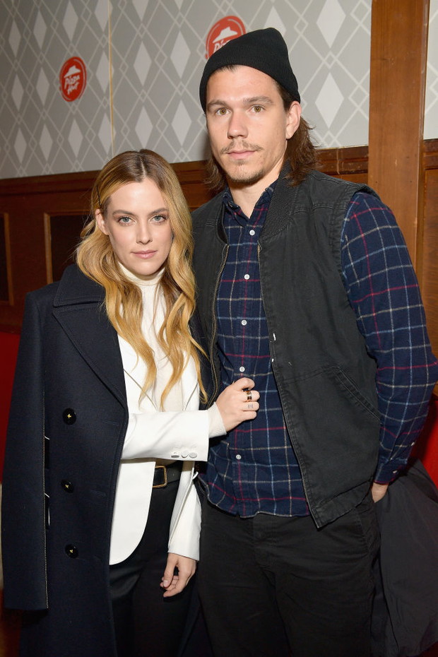 Riley Keough i Ben Smith-Petersen