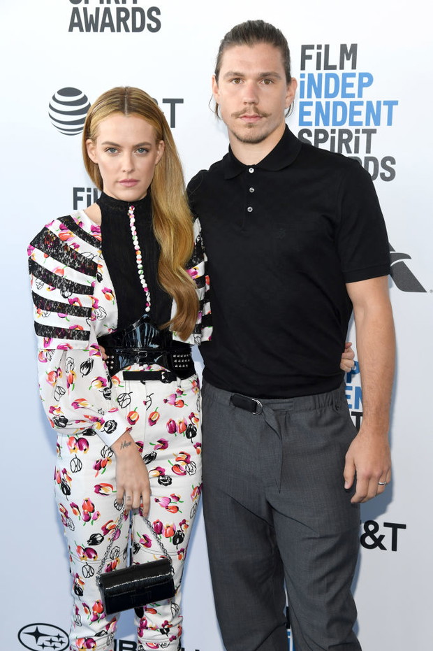 Riley Keough i Ben Smith-Petersen