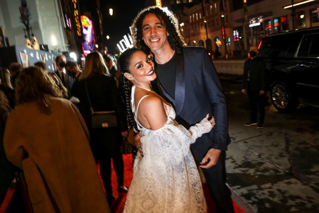 Vanessa Hudgens i Cole Tucker zaręczeni