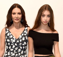 Catherine Zeta-Jones pokazała nagranie, które udowadnia, że jej córka to Wednesday w prawdziwym życiu. Internauci płaczą ze śmiechu