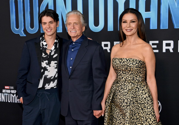 Dylan Michael Douglas, Michael Douglas i Catherine Zeta-Jones na czerwonym dywanie