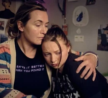 Kate Winslet i Mia Threapleton