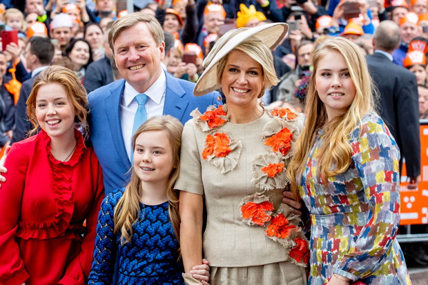 Księżniczka Amalia z rodziną
