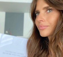 Weronika Rosati dostała główną rolę w zagranicznym filmie. Pokazała właśnie zdjęcie z planu, na którym pozuje ze słynnym aktorem!