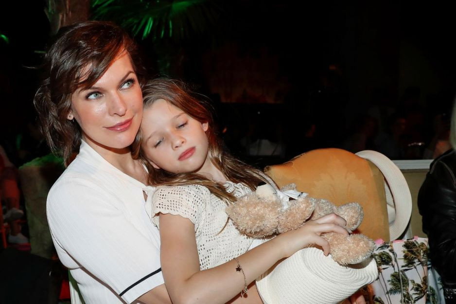 Córka Milli Jovovich zagra w filmowej adaptacji „Piotrusia Pana” Disneya