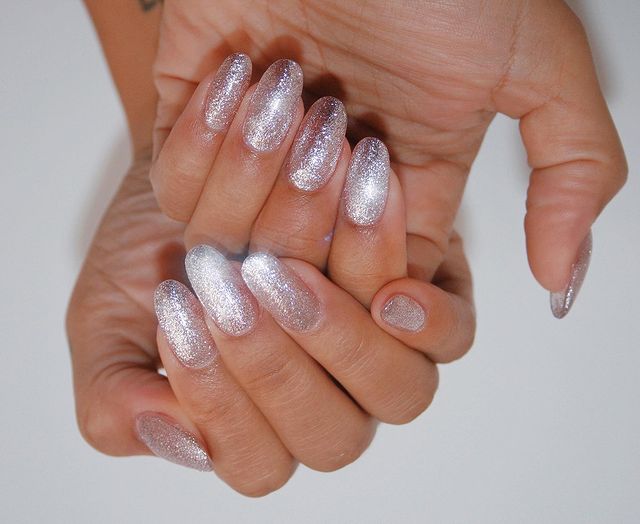 Diamond Aura Nails