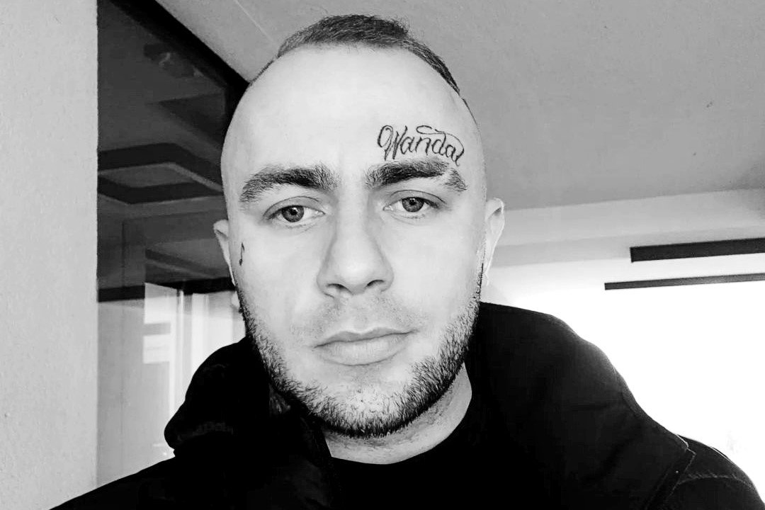 Adek WWA nie żyje. Warszawski raper został znaleziony martwy w swoim mieszkaniu