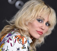 Miley Cyrus i Maxx Morando na pokazie Gucci w listopadzie 2021