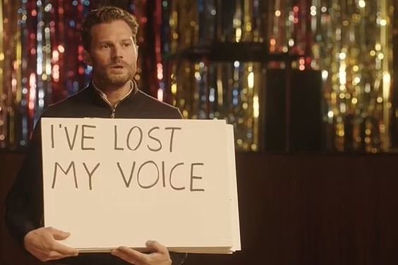 Jamie Dornan w parodii Eurowizji