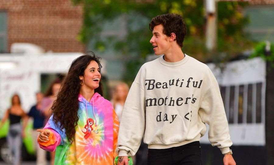 Camila Cabello i ShawCamila Cabello i Shawn Mendes oficjalnie razem! Piosenkarka złożyła wzruszające życzenia swojemu chłopakowi n Mendes oficjalnie razem! Piosenkarka złożyła wzruszające życzenia swojemu chłopakowi