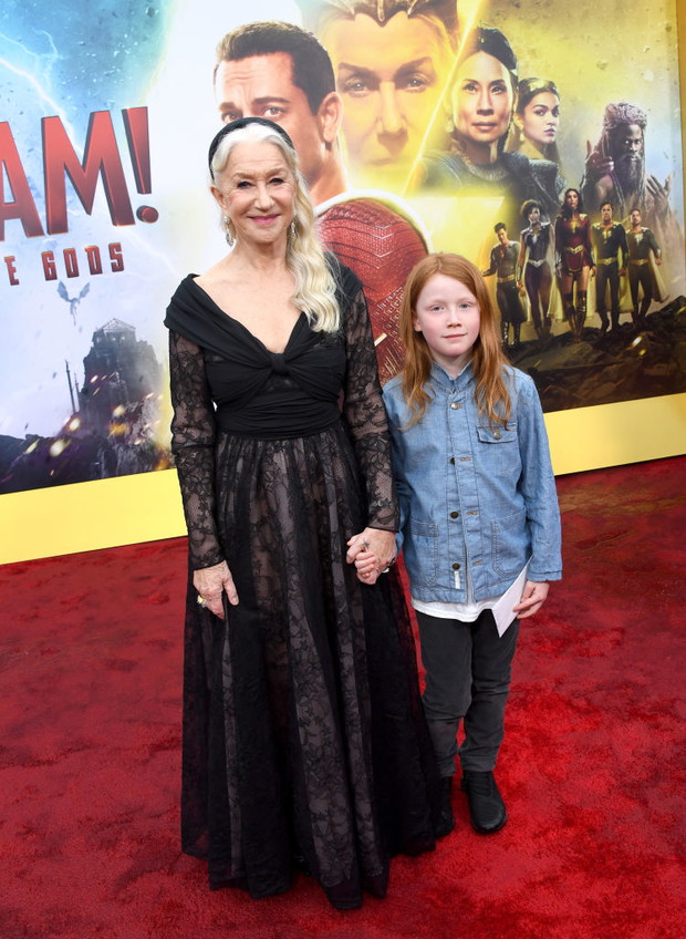 Helen Mirren z wnukiem na czerwonym dywanie
