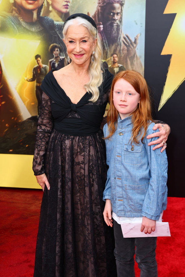 Helen Mirren z wnukiem na czerwonym dywanie