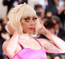Pierwsze zdjęcia Lady Gagi z planu filmu „Joker 2” obiegły internet. Stworzyła je sztuczna inteligencja