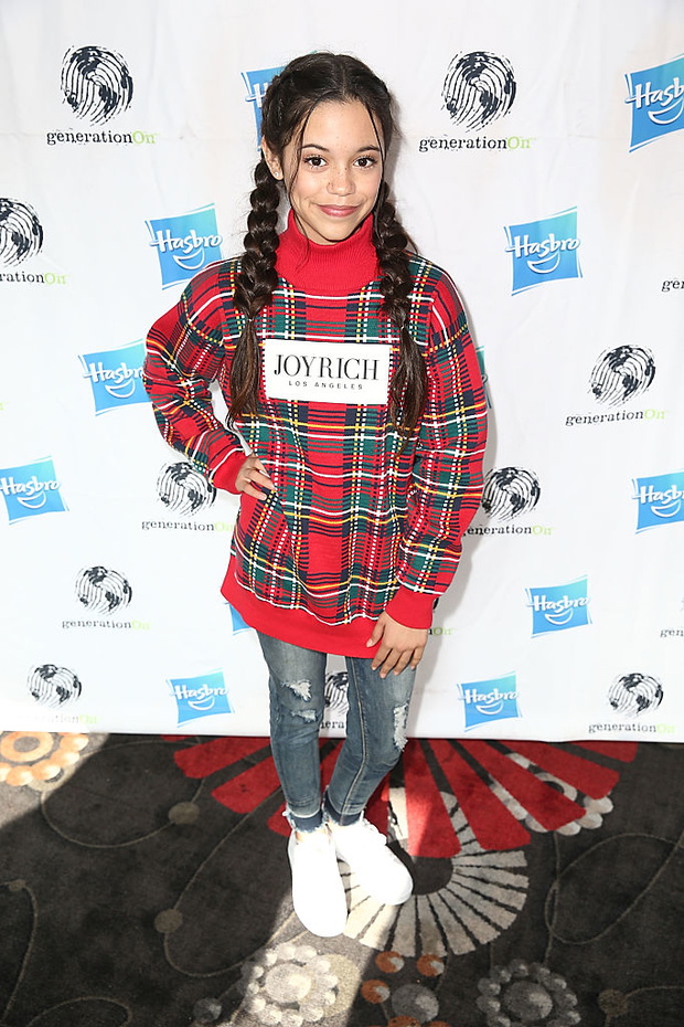 Young Talent Joins generationOn, Hasbro and Pallas Management for Toy Wrapping Event