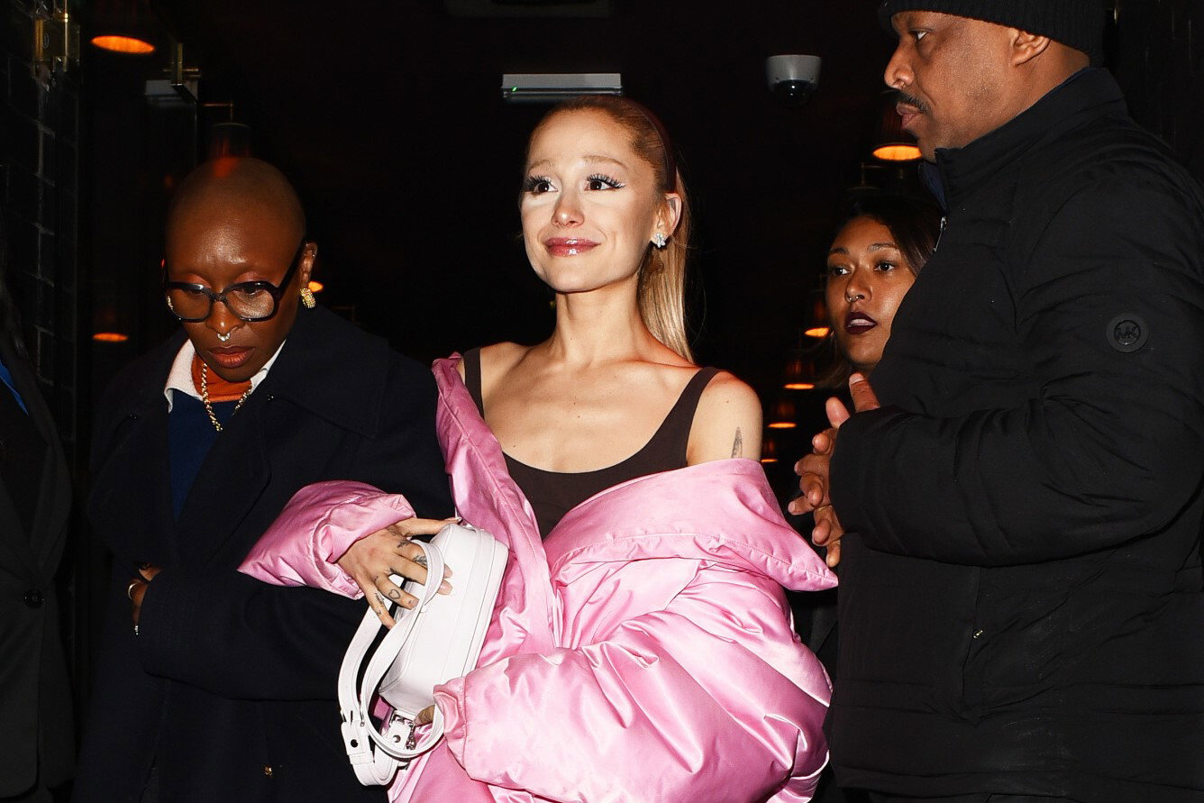 Ariana Grande przerwała milczenie. Odniosła się do okrutnych komentarzy na temat swojego wyglądu