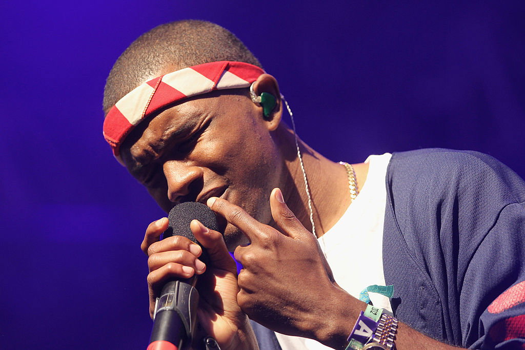 Spóźnienie, playback i roztopione lodowisko. Po rozczarowującym comebacku Frank Ocean odwołuje występ na Coachelli