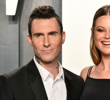 Behati Prinsloo i Adam Levine
