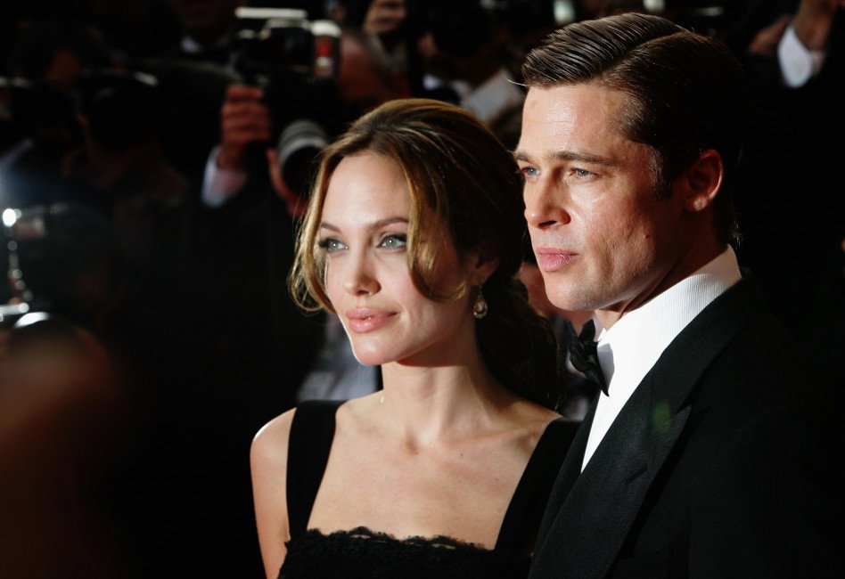 Pozew Angeliny Jolie przeciwko Bradowi Pittowi skupił się na zajściach ze słynnego lotu. Czy aktor znęcał się nad rodziną?