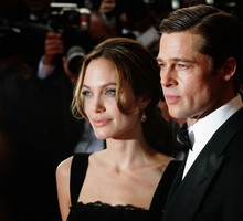 Pozew Angeliny Jolie przeciwko Bradowi Pittowi skupił się na zajściach ze słynnego lotu. Czy aktor znęcał się nad rodziną?