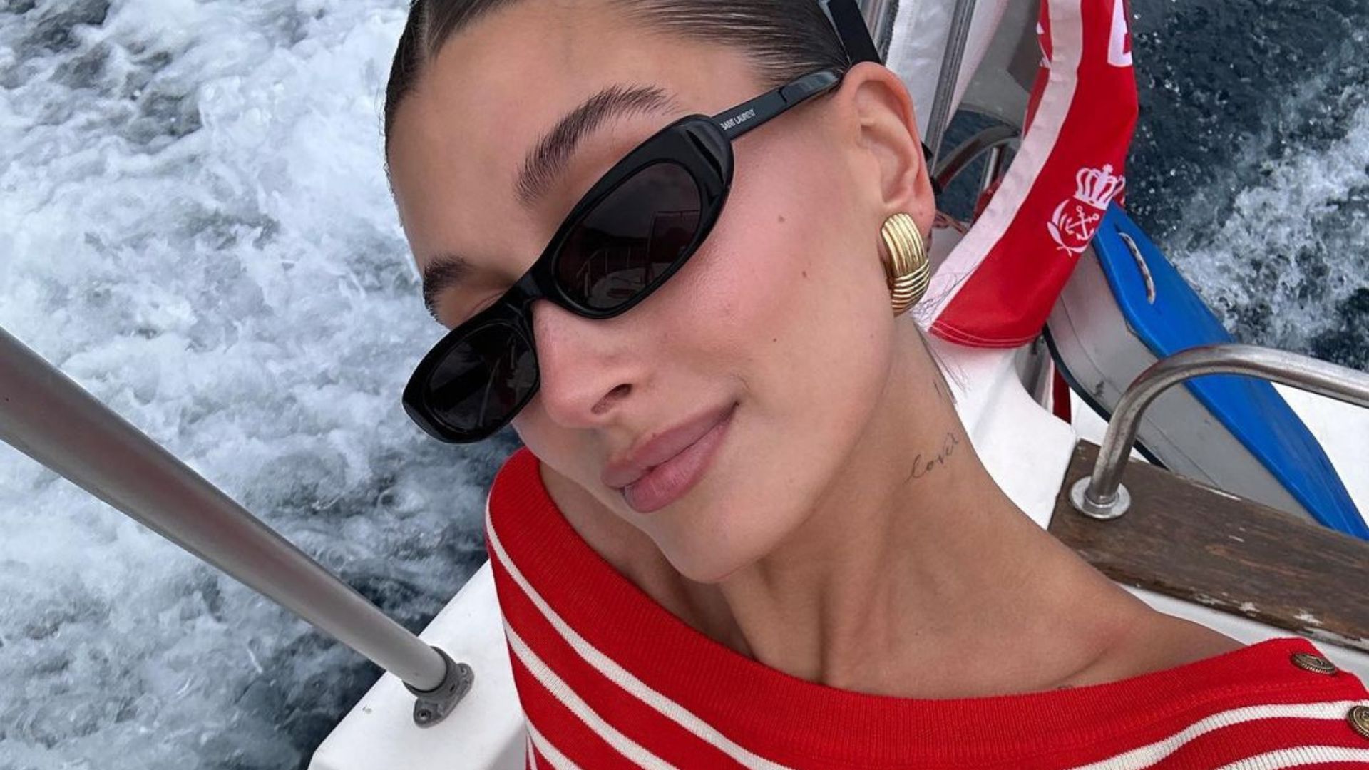 szorty w stylu Hailey Bieber