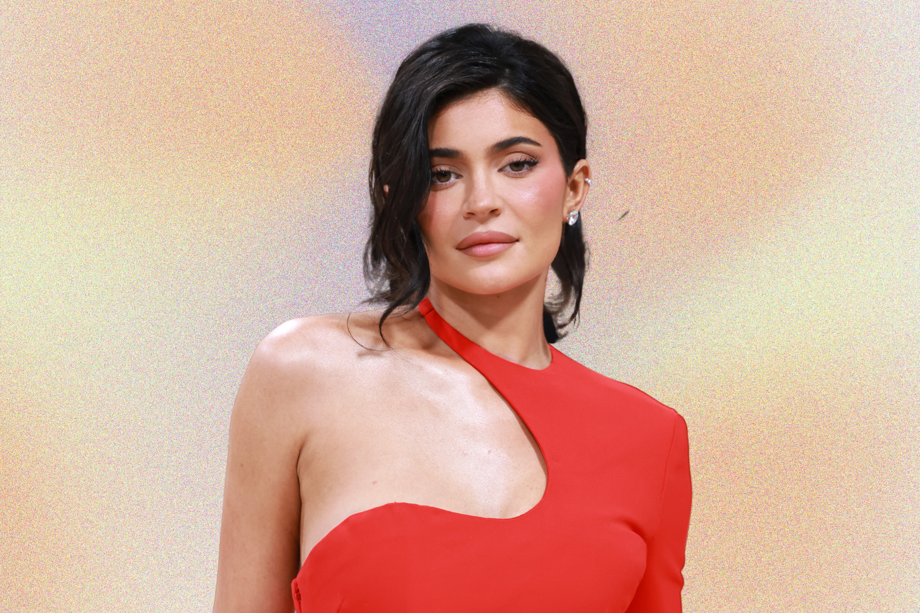 Minimalistyczne paznokcie na lato 2023: Kylie Jenner
