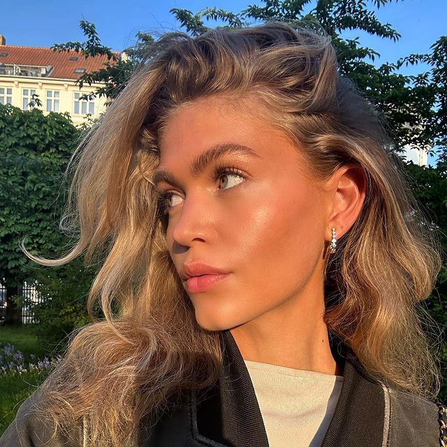 Produkty dające najlepsze glow, dzięki którym zapomnisz o rozświetlaczu