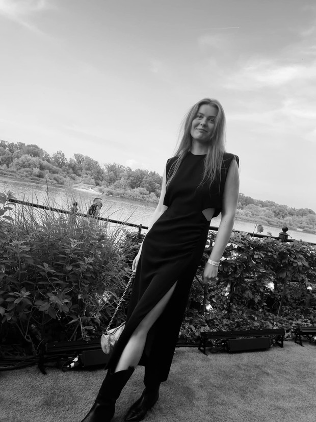 Czarna sukienka z Zary