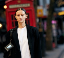 To właśnie te stylizacyjne triki i trendy królują teraz na ulicach Londynu (podczas London Fashion Week)