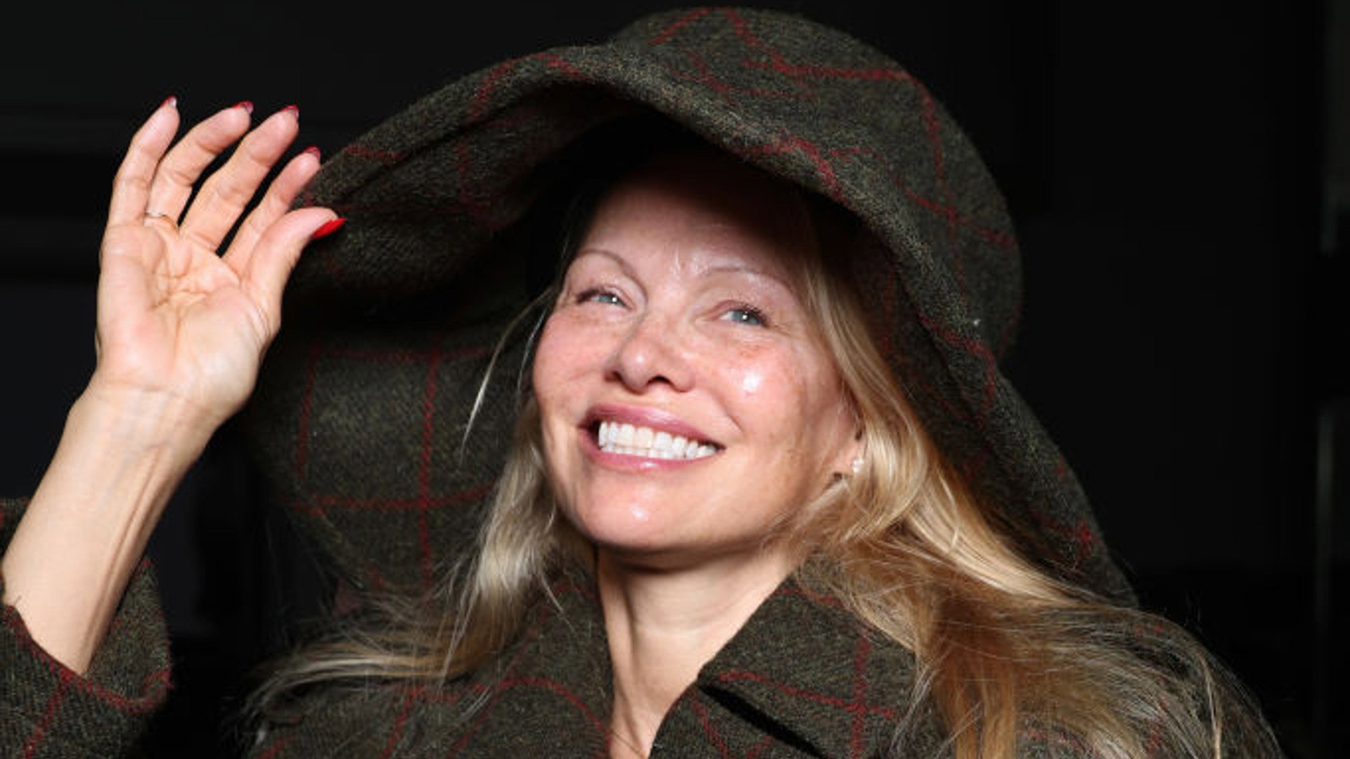 Pamela Anderson podczas paryskiego tygodnia mody