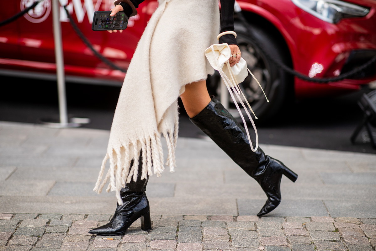 Jesienne buty Skandynawek. 7 modeli, które pasują do ich minimalistycznego stylu
