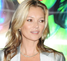 Moim najnowszym odkryciem jest szminka nude dedykowana Kate Moss. Kremowa, piękna i trwała