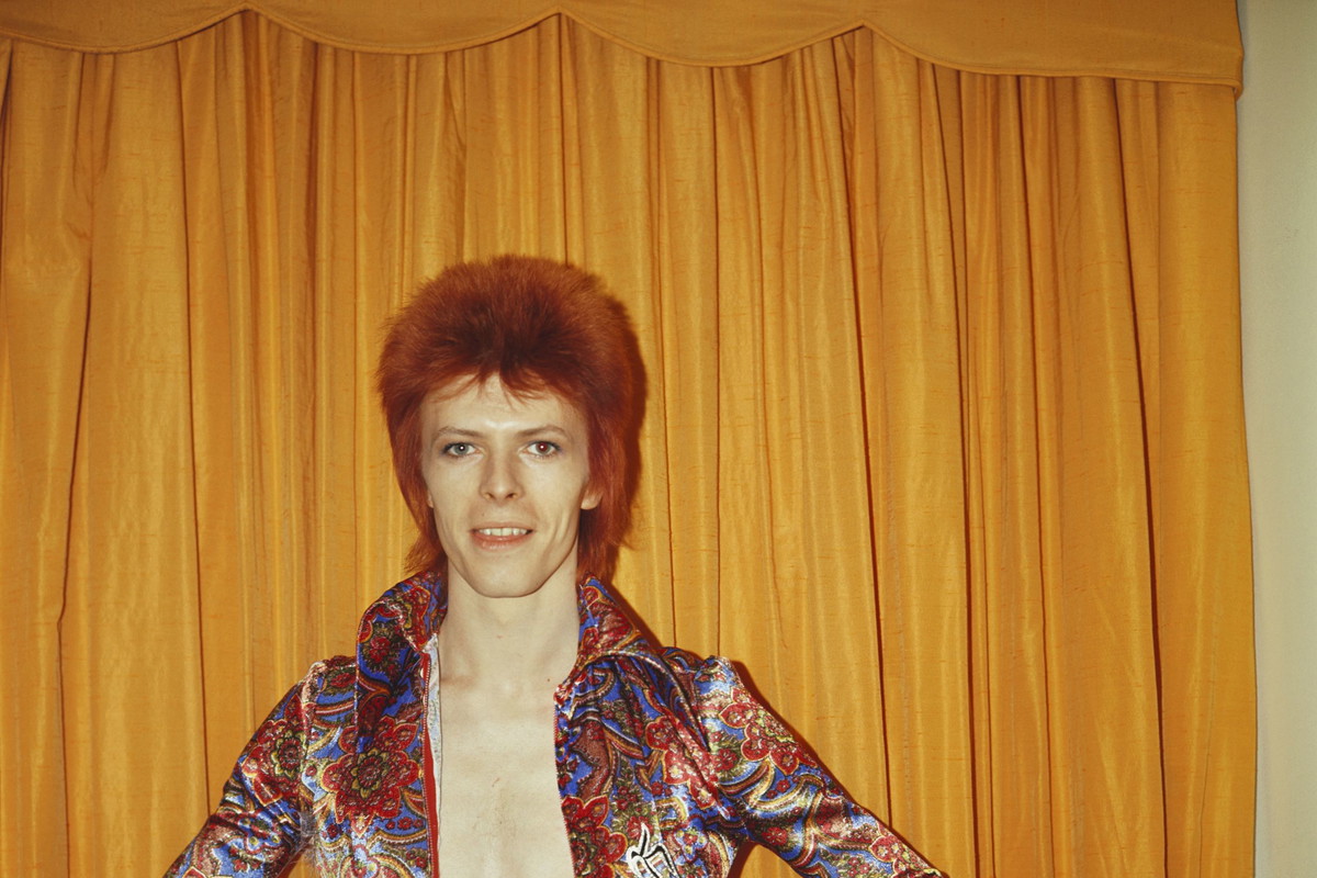 Glam rock – na czym polega ten styl? Oto jak ubrać się w stylu gwiazd rocka lat 70.