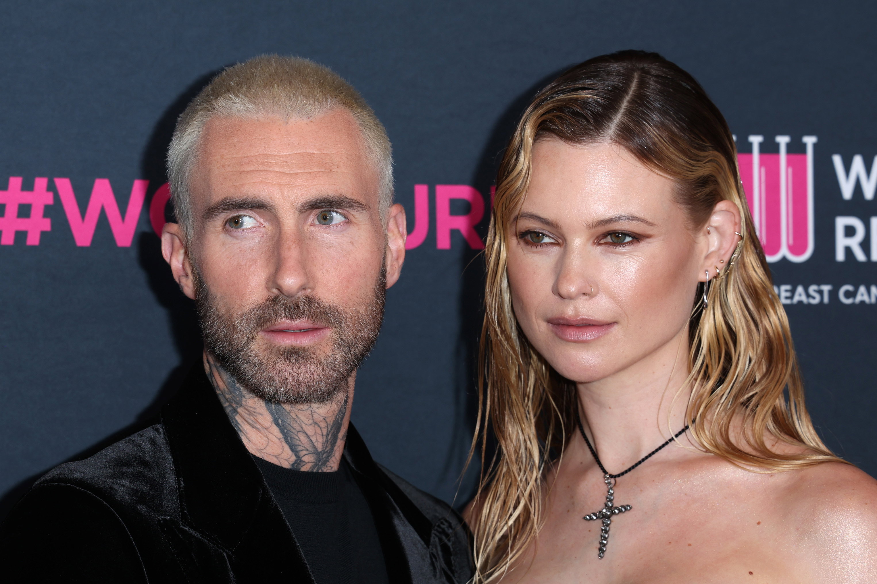 Behati Prinsloo i Adam Levine