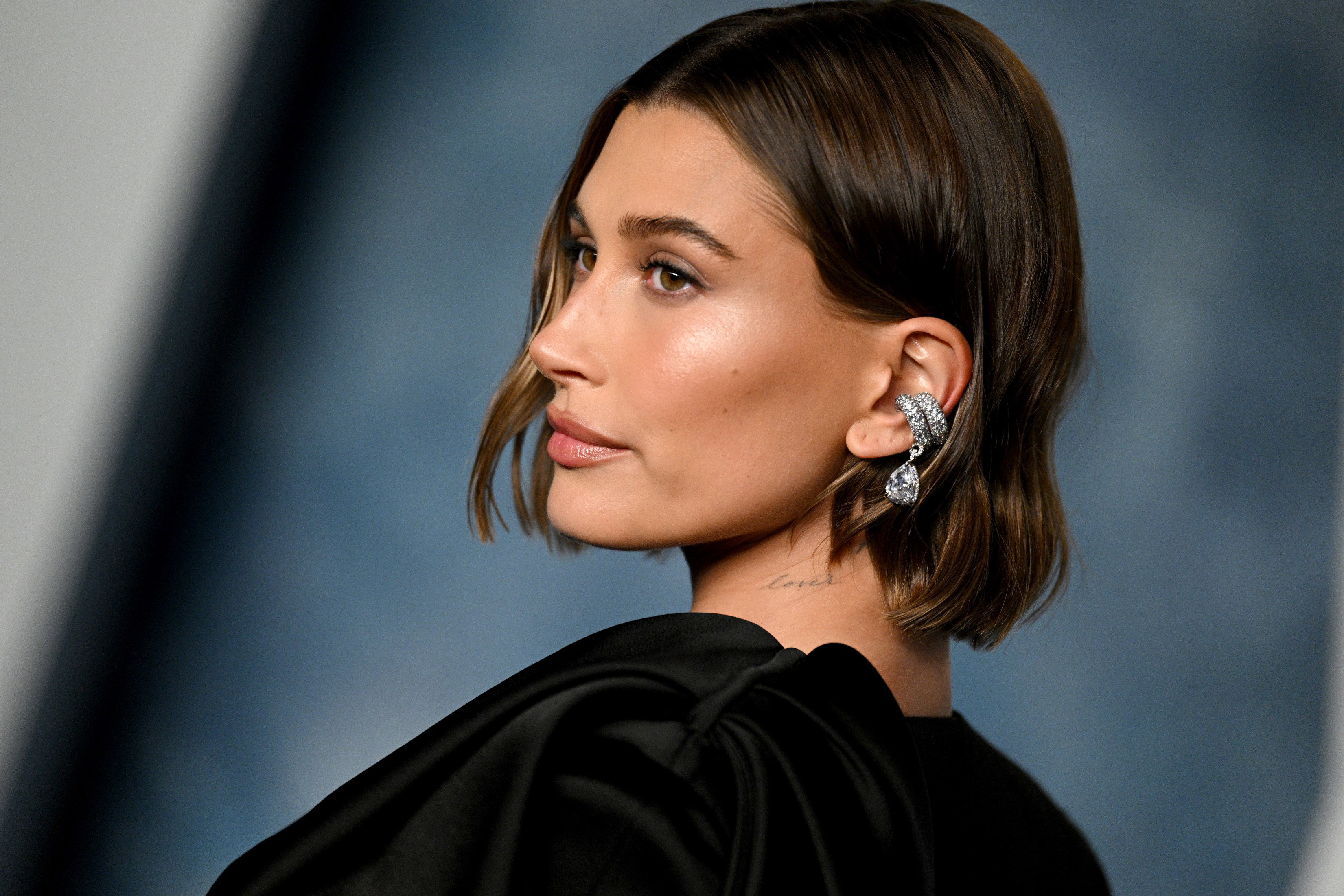 Wśród ulubionych kremów gwiazd ten jest numerem 1. Victoria Beckham i Hailey Bieber kochają go za to, jak pięknie regeneruje skórę