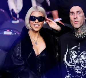 Kourtney Kardashian i Travis Barker pokazali pierwsze zdjęcia synka. To najsłodsze co dziś zobaczycie