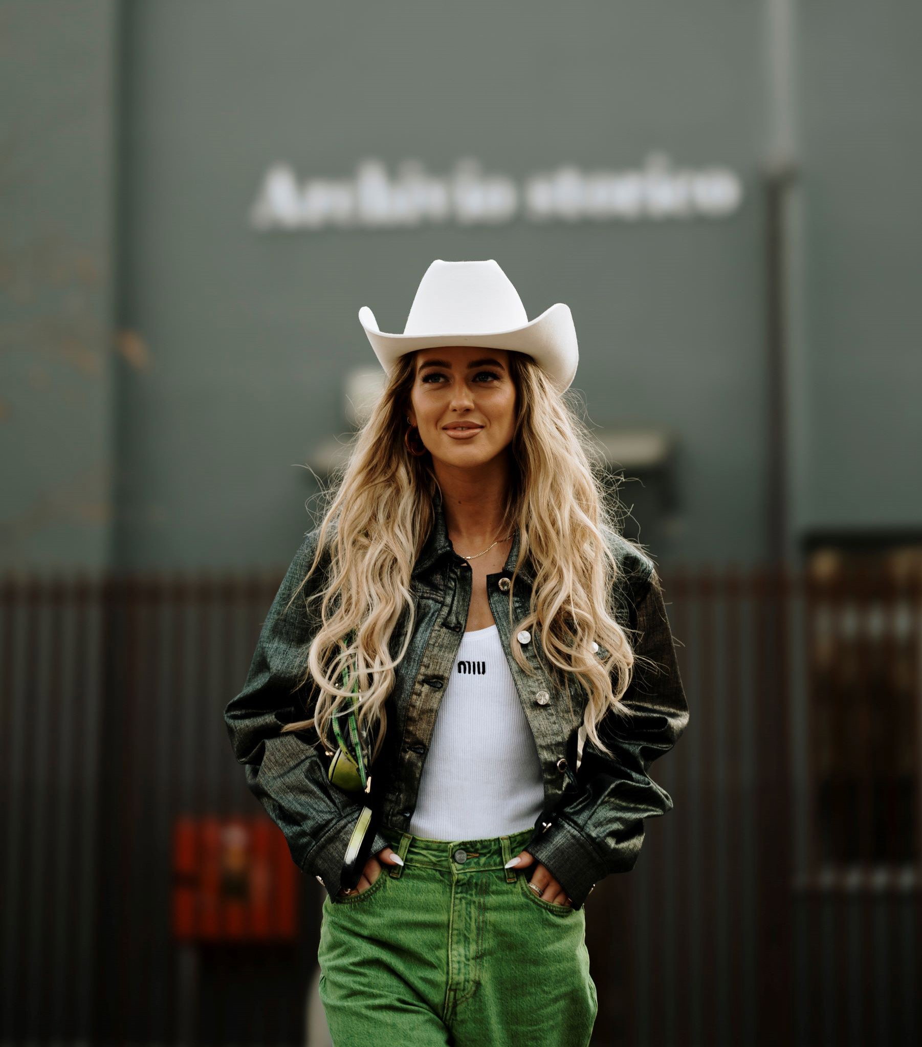 Zarywacie noce dla „Yellowstone”? Pokochacie westerncore! Estetykę cowgirl lansują Beyoncé i Bella Hadid