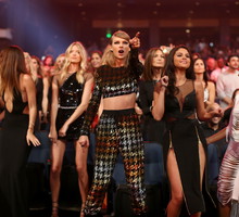 Martha Hunt, Taylor Swift, Selena Gomez, Serayah