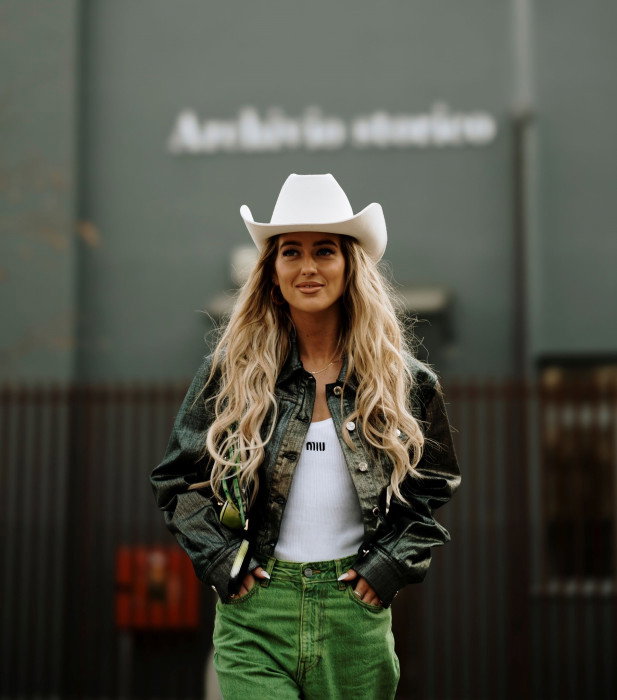 Zarywacie noce dla „Yellowstone”? Pokochacie westerncore! Estetykę cowgirl lansują Beyoncé i Bella Hadid