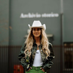 Zarywacie noce dla „Yellowstone”? Pokochacie westerncore! Estetykę cowgirl lansują Beyoncé i Bella Hadid