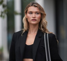 Chloe Lecareux - kremy BB i CC