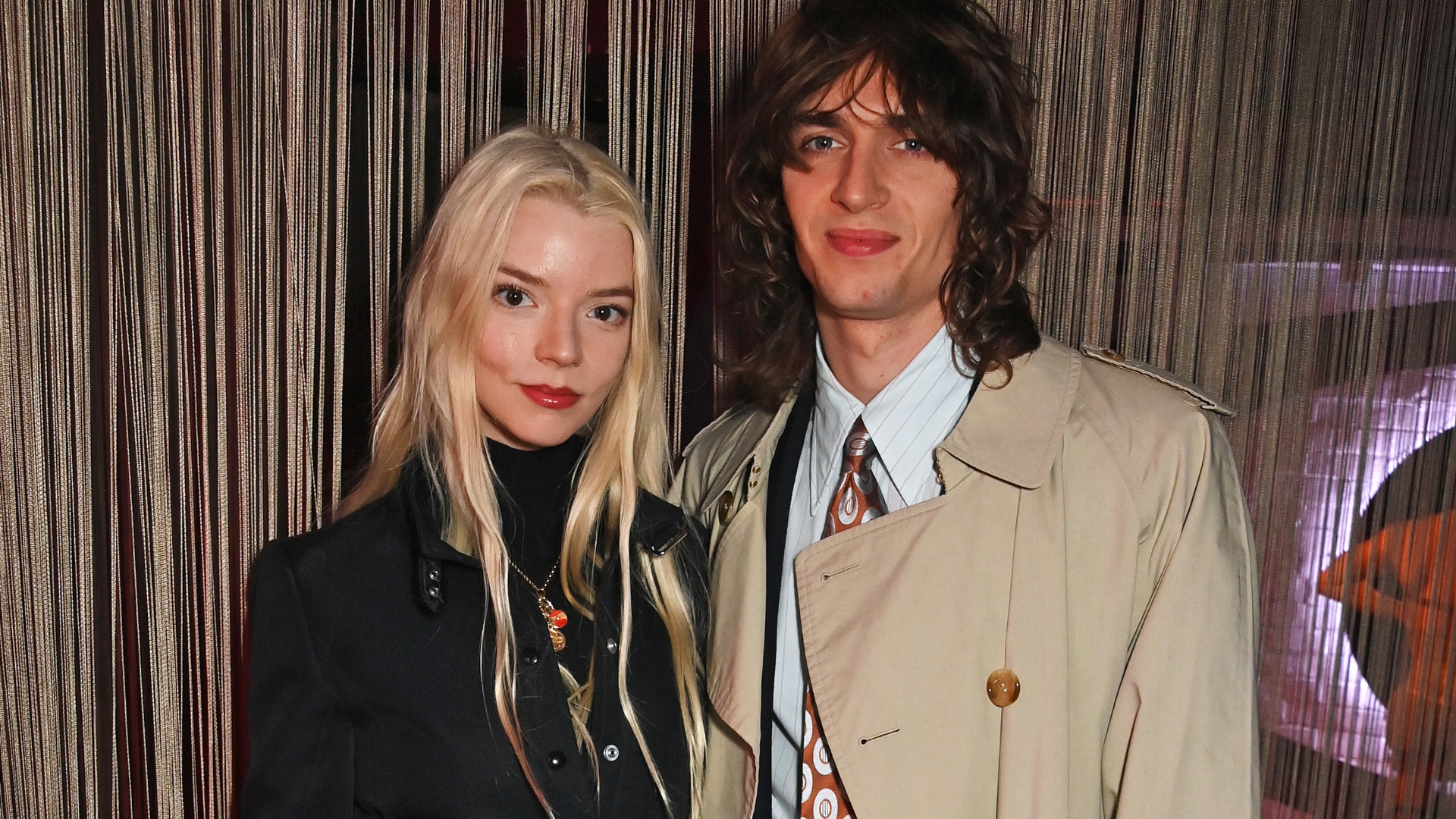 Anya Taylor-Joy i Malcolm McRae