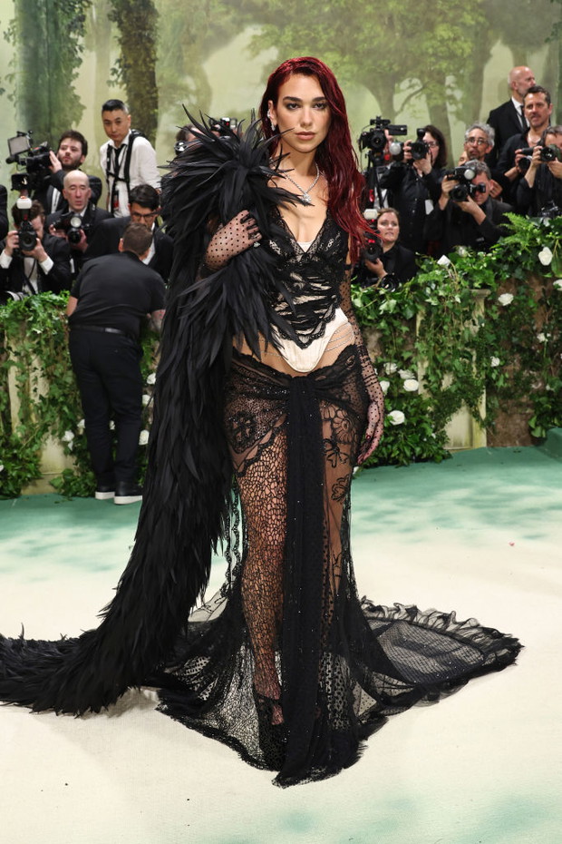 Met Gala 2024: Dua Lipa